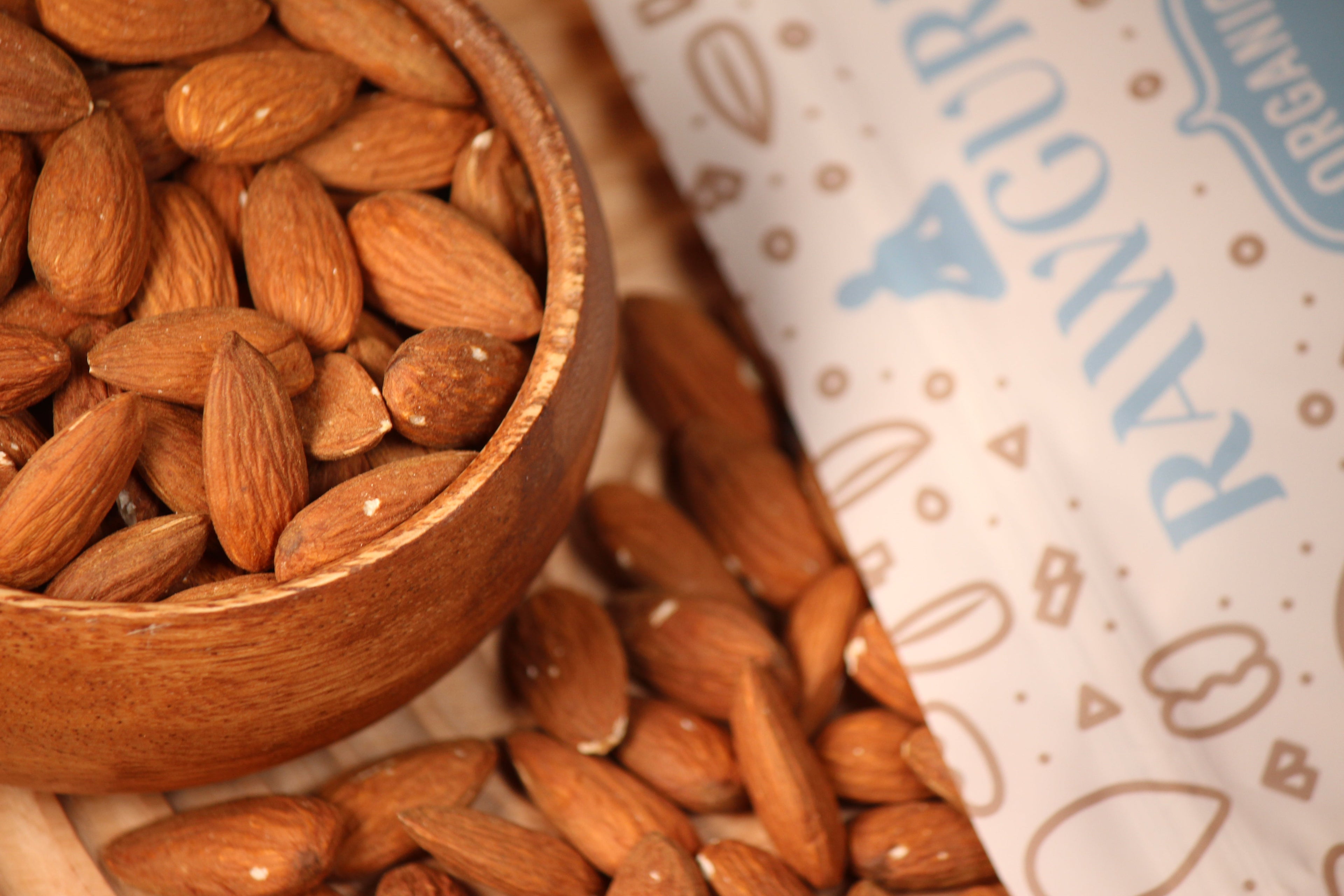 Raw Organic Almonds | 16 oz
